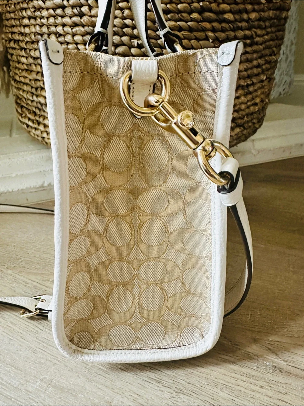 Coach Dempsey Tote 22 | Signature Jacquard Canvas & Pebbled Leather